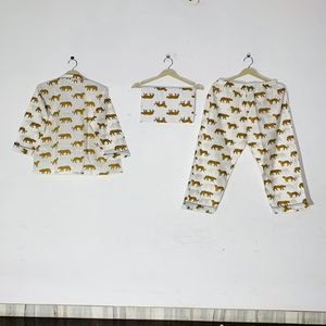 Conjunto de Pijama Floral Estampado a Mano de Primera Calidad - Ropa de Dormir de Algodón Artesanal, Ropa de Dormir y de Estar por Casa de Verano Estilo Bohemio para Mujer, Regalo - Product Image 4