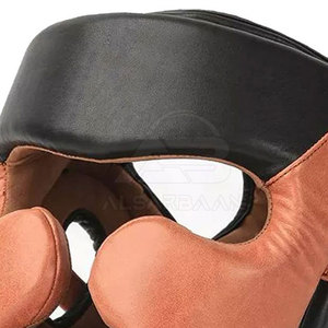Protège-tête de boxe de qualité supérieure, fabriqué avec des matériaux de première qualité, design personnalisé, respirant. - Product Image 6