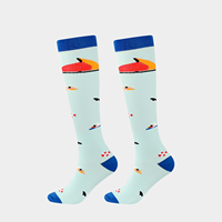 Vente en gros de bas de compression de haute qualité, hauteur genou, avec logo personnalisé, motif fruits, pour le sport, multicolores