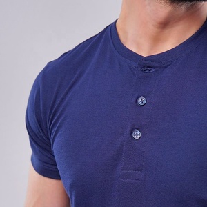 Camiseta Henley de manga corta con cuello redondo, 100% algodón, transpirable, informal, de primera calidad para hombre, para el gimnasio y uso diario. - Product Image 4