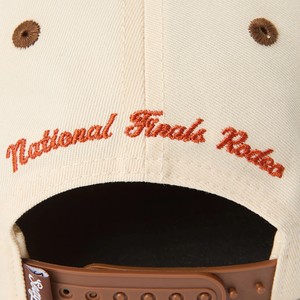 Gorra Trucker Personalizada de Perfil Alto, Estructurada, de 5 Paneles, con Cierre a Presión, de Sarga de Algodón, Bicolor, con Logotipo Bordado Plano - Product Image 5