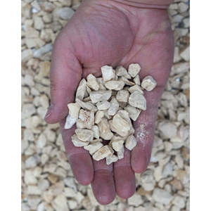 Granulés jaunes de Sienne 9-12 mm - Sacs de 25 kg Fabriqués en Italie Galets de marbre jaunes - Product Image 1