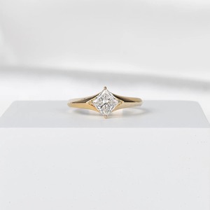 แหวนเพชรทรงปรินเซสคัท 0.80 กะรัต เพาะเลี้ยงในห้องปฏิบัติการ รับรองโดย IGI ทองคำขาว 14K แหวนหมั้นเพชรเม็ดเดี่ยวสำหรับผู้หญิง เครื่องประดับคลาสสิก - Product Image 6