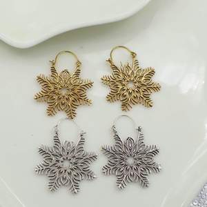 Boucles d'oreilles créoles flocon de neige plaqué or en alliage de zinc, style vintage, bijoux de fête pour femme, tons argent et or - Product Image 6