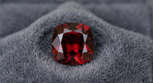 Pierre précieuse grenat rouge attrayante de 8 mm, taille coussin, facettée, en vrac, à prix de gros - Product Image 1