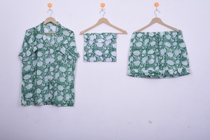 ชุดนอนผ้าฝ้ายสไตล์แฮนด์บล็อกสีฟ้า - ชุดเสื้อและกางเกงขาสั้น 3 ชิ้น - Product Image 3