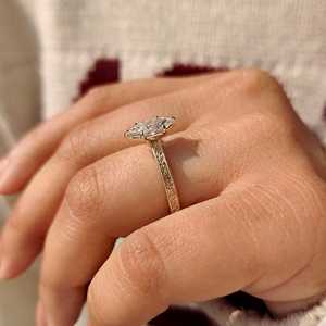 Anillo de Oro Marquise Holandés Premium con Engaste Milgrain, Joyería Nupcial de Laboratorio, Proveedor Mayorista en Línea - Product Image 1