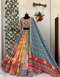Conjunto de Lehenga Choli de Algodón Muselina Gris Multicolor de Lujo con Espejo Real y Estampado Digital, Diseño para Bodas y Fiestas, Largo hasta el Suelo - Product Image 6