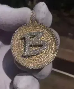 Colgante Redondo Clásico con Letra B Personalizada de Moissanita, Chapado en Oro de 14K sobre Plata de Ley 925, Joyería Hip Hop - Product Image 1