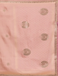 Sari en soie dorée traditionnel KV pour femme, orné de pierres, idéal pour les occasions festives d'automne - Product Image 3