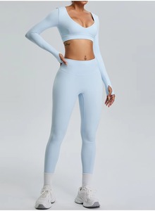 Ensemble de sport personnalisé pour femmes – Soutien-gorge de sport dos croisé et leggings de yoga taille haute – Vêtements de sport - Product Image 4