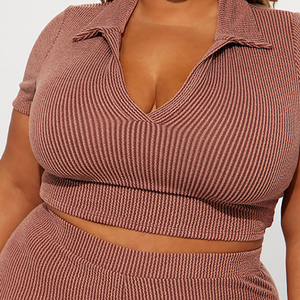 Completo da donna <span class=keywords><strong>a</strong></span> costine marrone all'ingrosso, 2 pezzi: top corto <span class=keywords><strong>a</strong></span> maniche corte e <span class=keywords><strong>pantaloni</strong></span> svasati abbinati, tinta unita, casual, primavera estate - Product Image 4