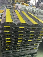 Protector de Cables de Goma para Tráfico de Entrada de Vehículos, 2 Canales, 900*500*50mm, Reductor de Velocidad Antideslizante, Protección de Cables