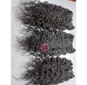Extensions de cheveux humains naturels bouclés, bruts, Remy, à clipser, de donneur unique, origine Inde, en lots complets, 120g, Arrow Exim, vente en gros - Product Image 4