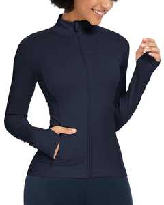 Veste de yoga au design minimaliste avec un confort ultime, style ajusté, veste de yoga haute performance avec trous pour les pouces et tissu avancé - Product Image 1