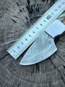 Cuchillo de caza de acero de Damasco hecho a mano con Funda de cuero OEM personalizable y mango de epoxi - Product Image 2