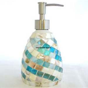 Distributeur de savon liquide pour les mains en acier inoxydable argenté de style vintage MOP Design, pour la décoration de la maison et la salle de bain - Product Image 2