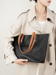 Bolso Tote de Cuero Genuino Negro con Asas Marrones, Estilo Minimalista de Parte Superior Abierta para Uso Diario - Product Image 5