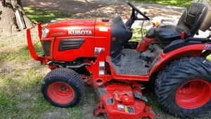 Produit phare : Plateau de coupe à montage central pour tracteur compact B2320 4x4, moteur diesel 25 CV, avec pompe, pour l'agriculture, l'aménagement paysager et l'entretien des pelouses - Product Image 2