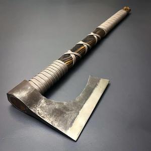 Hache Viking à double lame en acier à haute teneur en carbone de qualité industrielle, manche en bois, robuste, pour la découpe et le camping, personnalisable, best-seller - Product Image 4