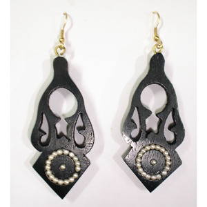 Vente en gros de boucles d'oreilles pendantes en bois faites à la main AYAANS CREATIONS AC pour femmes, style tendance chrétien pour mariage, fabrication d'échantillons OEM - Product Image 6