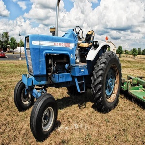 Potente tractor Ford 6610 4x4 diésel, máquina agrícola de 80hp a 100hp, diseñado para trabajo en campos agrícolas, motor duradero y resistente. - Product Image 2