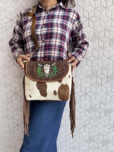 Bolso tote de cuero con flecos y grabado a mano estilo occidental, estilo gitano vintage bohemio, hecho a mano con cuero auténtico con pelo, multiusos. - Product Image 5