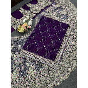 Hermosos vestidos de novia Lehenga Choli con codificación de trabajo de secuencia intrincada - Product Image 3