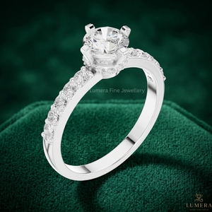 Bague de fiançailles personnalisée en diamant de laboratoire IGI, taille brillant rond, or blanc 9K 10K 14K 18K, pavée - Product Image 3