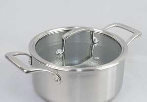 Cacerola metálica personalizada con tapa de vidrio que transforma verduras sencillas en obras maestras de lujo cocidas a fuego lento. - Product Image 5