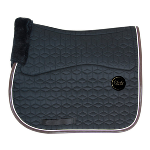 Vente en gros de tapis de selle haute performance pour chevaux, respirants, avec emballage personnalisé, pour l'entraînement équestre intensif et la pratique du saut d'obstacles. - Product Image 1