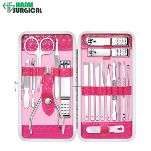 Set de Manicura y Pedicura de Acero Inoxidable con Cortaúñas a Cuadros, Lima de Uñas, Tijeras y Recolector de Residuos en Estuche Metálico - Product Image 4