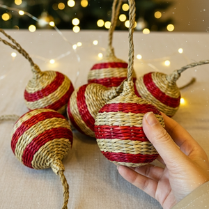 Boule décorative en jonc de mer rouge pour Noël, ornement suspendu en fibre naturelle tressée à la main, fabricant Kingcraftviet - Product Image 5