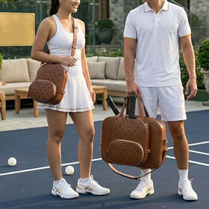 Bolsa de transporte premium para palas de pickleball con construcción de cuero para protección, durabilidad y estilo deportivo a bajo precio. - Product Image 1