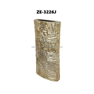 Vase à fleurs en métal de style américain, fait main, écologique, avec finition chromée pour les hôtels - Product Image 2