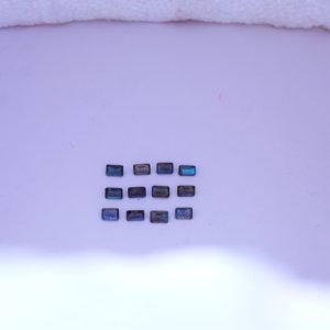 พลอยลาบราดอไรต์สีน้ำเงินธรรมชาติ ทรงบาแกตต์ขนาด 4x6 มม. แบบเม็ดเดี่ยว สำหรับทำเครื่องประดับ - Product Image 4