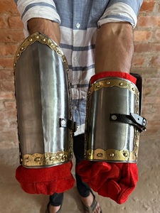 Gants en acier de calibre 18 faits à la main – Armure de chevalier médiévale avec laiton ANAS AHMAD - Product Image 4