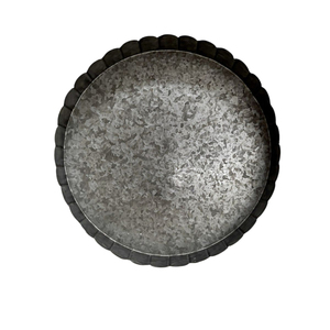 Plat à tarte cannelé en métal galvanisé style ferme, plateau <span class=keywords><strong>de</strong></span> service rond en acier décoratif, aspect vintage, ustensile <span class=keywords><strong>de</strong></span> cuisine, décoration intérieure à <span class=keywords><strong>vendre</strong></span> - Product Image 1