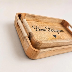 Plateau de service en bois personnalisable en gros, rectangulaire, avec poignée gravée, design rustique, pour comptoir de bar - Product Image 5