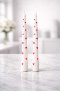 Velas Cónicas Clásicas de Cera de Soja y Parafina Blancas con Corazones Rosados y Rojos Pintados a Mano, Aroma a Vainilla, Sin Humo, para Fiestas - Product Image 2