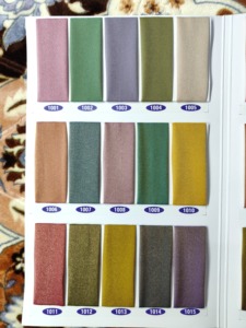 Tela de seda de musgo premium de 44 pulgadas de ancho, textura suave y aterciopelada, ligero brillo, caída rica y fluida para sari, kurti, lehenga, vestido. - Product Image 6