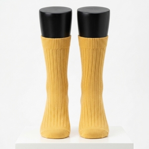 Service OEM, prix de gros, chaussettes de couleur unie, chaussettes de sport respirantes et confortables, chaussettes longues de sport - Product Image 1
