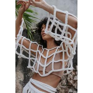 Blouse longue transparente blanche en crochet style bohème pour femme, sans manches, épaules dénudées, ajourée, mode printemps-été, vente en gros - Product Image 2