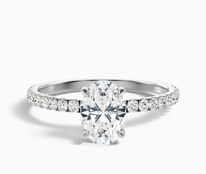 Anillo de compromiso y boda minimalista de lujo chapado en oro blanco de plata de ley 925 con moissanita de corte ovalado y engaste de garra - Product Image 1