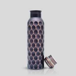 Botella de Cobre Hecha a Mano para Uso Doméstico y en Restaurantes - Product Image 1