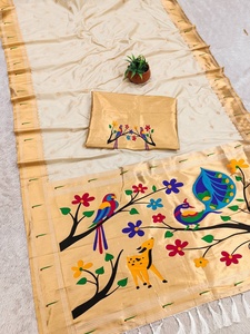 Sari en soie crème avec broderies de paons et de fleurs pour femmes, tenue de mariage traditionnelle, style indien - Product Image 2