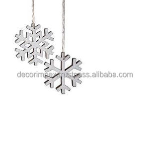 Suministros de confianza Adornos decorativos de aluminio con regalos de vacaciones de Navidad Acabado martillado Metal plateado Colgante único - Product Image 1