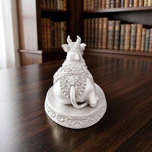 Jaipur Metals - Ídolo de Toro Nandi Chapado en Plata 999 |   Estatua Religiosa Decorativa para el Hogar Hecha a Mano en Latón 100% |   7x4x4 cm |   85g |   Regalo para Pooja - Product Image 5
