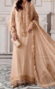 Robe Anarkali longue brodée de couleur bordeaux avec dupatta, tenue traditionnelle pakistanaise pour mariage - Product Image 5