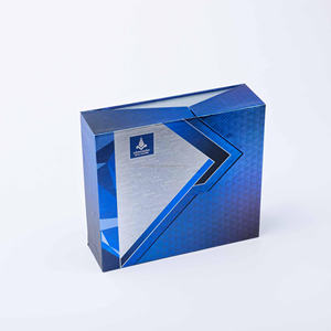 Boîte de papier à fermeture magnétique de luxe avec doublure en éponge à revêtement UV de stratification mate pour l'impression offset de cadeaux de qualité supérieure - Product Image 5